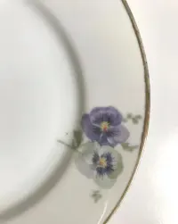Talerz Karlskrona bratki kwiatki złocony porcelana porcelanowy — ujęcie 4