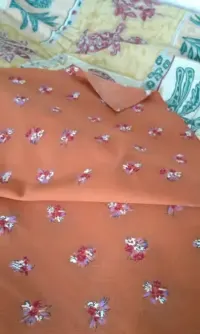 Tkanina sukienkowa syntetyczna — ujęcie 3