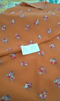 Tkanina sukienkowa syntetyczna — ujęcie 2