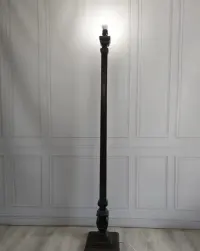 Unikat: Żeliwna lampa podłogowa Mis en Demeure (Francja) — ujęcie 2