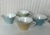 Vintage zestaw 4 porcelanowych filiżanek do espresso Lilien Porzellan model Daisy z lat 60. — ujęcie 3