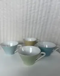 Vintage zestaw 4 porcelanowych filiżanek do espresso Lilien Porzellan model Daisy z lat 60. — ujęcie 4