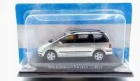 VW Volkswagen Sharan (2001) silver  Salvat/IXO® Skala 1:43 — ujęcie 3
