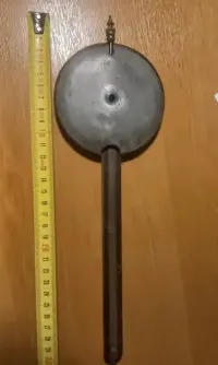 Wahadło starego zabytkowego zegara około 31 cm — ujęcie 2