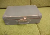 Walizka podróżna vintage ma 60 lat — ujęcie 5