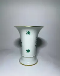 Wazon porcelanowy Kaiser w typie miśni ze złoceniami — ujęcie 3