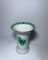 Wazon porcelanowy Kaiser w typie miśni ze złoceniami — ujęcie 4