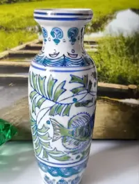 Wazon ręcznie malowany piękna stara porcelana — ujęcie 4