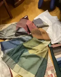 Wielokolorowe Kawałki Materiałów Tkanin próbki zasłon firan — ujęcie 5