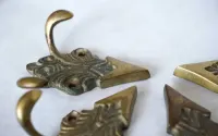 Wieszaki ścienne mosiądz vintage retro komplet 4 szt — ujęcie 3