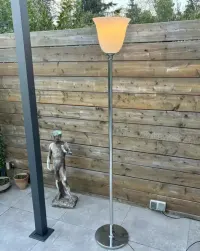 Wysoka Chromowana Lampa Podłogowa Art Deco ze szkłem opalowym Unikat — ujęcie 3