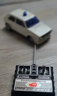 Zabawka Auto zdalnie sterowane model VW Golf Polizei mk1 z roku 1980! Rarytas! — ujęcie 5