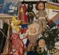 Zabawki duza ilosc prl/ zabawki, lalki/ gry prl/ auta prl/ maski/ nart — ujęcie 5