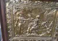 Zabytkowy relief - mosiądz w drewnianej ramie — ujęcie 3