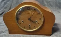 Zegar  kominkowy SmithS z mechanizmem kwadransowym (Westminster)1930-1950 r. — ujęcie 5