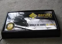 Zenith długopisy podświetlana reklama na ścianę — ujęcie 5
