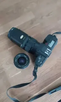 Zestaw Apart Kyocera i 2 obiektywy Yeshica — ujęcie 2