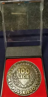 Zestaw medali - 100-lecie ZNP, 150-lecie PTP — ujęcie 4