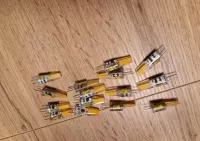 Żyrandol 16 kul led z 13 żarówkami — ujęcie 3