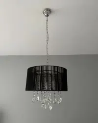 Żyrandol z kryształkami, glamour — ujęcie 3