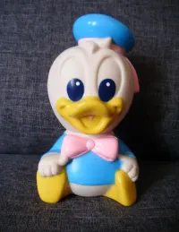 Gumowa figurka Kaczor Donald (1984) — ujęcie 2