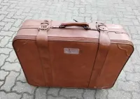 Skóra ekologiczna walizka vintage brązowa retro, dekoracyjna — ujęcie 2