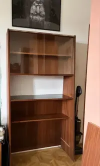Witryna drewniana vintage — ujęcie 2