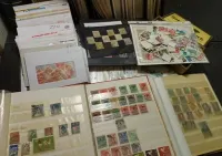 32. Pełny karton przeprowadzkowy filatelistyki 25kg klasery/albumy — ujęcie 4