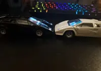 2 modele Lamborghini Countach LP 500 S skala 1:34 firmy WELLY — ujęcie 2