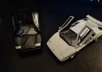 2 modele Lamborghini Countach LP 500 S skala 1:34 firmy WELLY — ujęcie 4
