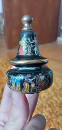 Antyczny grecki flakon perfum  z pięknym dziełem sztuki — ujęcie 2