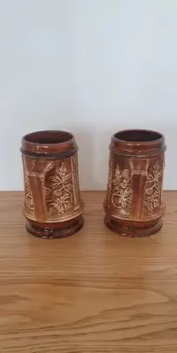 Ceramiczny kufel do piwa wygląd drewna Boleslawiec — ujęcie 2