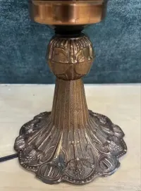 Lampa miedziana zdobiona vintage retro — ujęcie 3