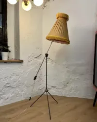 Lampa prl Apolinary Gałecki trójnóg vintage okazja — ujęcie 3