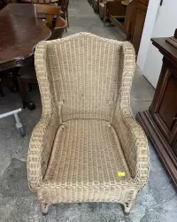 Duży stylowy fotel wiklinowy — ujęcie 2