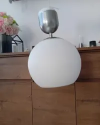IKEA Lampa duża klosz zakryty również od spodu — ujęcie 2