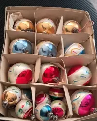 Stare bombki PRL — ujęcie 3