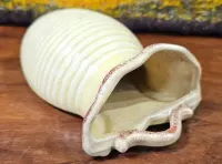 Stary, ceramiczny wazon scienny — ujęcie 4