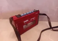 Stary klasyczny  walkmann SABA Journey 3 Stereo Compact Sound, wyprodukowany w Niemczech około 1985 roku.  Sprawny. — ujęcie 2