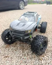 Traxxas X-Maxx 8S – Potężna terenówka RC po dużym serwisie i ulepszeniach — ujęcie 2