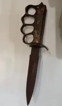 Amerykański nóż okopowy „Trench Knife” – mosiężna rękojeść | I wojna światowa — ujęcie 2