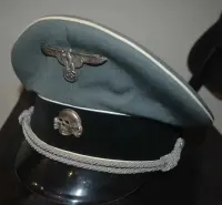 Czapka oficerska Waffen SS Niemcy — ujęcie 4