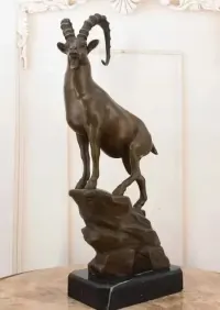 Kozorożec Nubijski na Skale Kozica - Figura Rzeźba z Brązu - Sygnowana — ujęcie 3