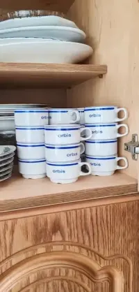 Kryształy oraz porcelana na sprzedaż w dużej ilości — ujęcie 5