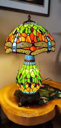 Lampa gabinetowa witrażowa — ujęcie 4
