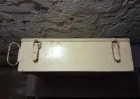 Metalowa apteczka Luftschutz-Hausapotheke — ujęcie 5