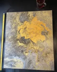 Obraz akrylowy abstrakcja złoto-srebrna 50x60 cm — lakierowany, ręcznie malowany — ujęcie 2
