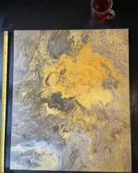 Obraz akrylowy abstrakcja złoto-srebrna 50x60 cm — lakierowany, ręcznie malowany — ujęcie 3