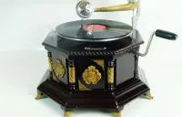 Sprawny gramofon patefon okuty mosiądzem + płyta i igly — ujęcie 2