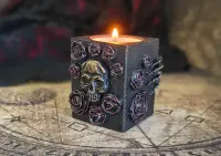 Świecznik na podgrzewacze w stylu dark gothic — ujęcie 2